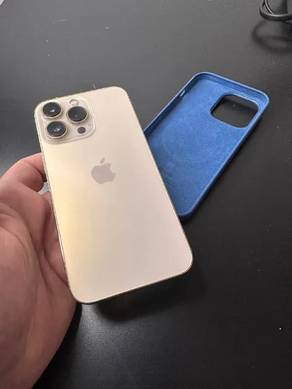 iphone 13 pro bh 99 Комплекте зарядно устройство с адаптером и оригинальный чехол цена 2400 лари — Тбилиси — 2 400 ₾