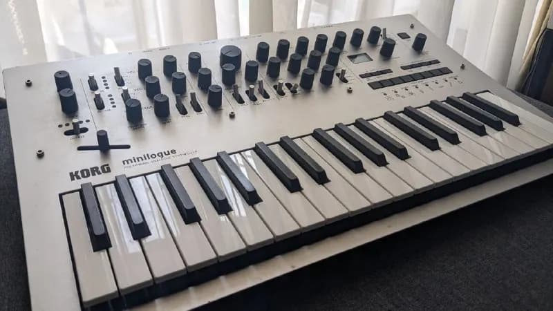 Korg minilogue, мой личный, продаю в связи с переездом. Рассмотрю обмен на миди-контроллеры с клавиш — Тбилиси — 1 200 ₾