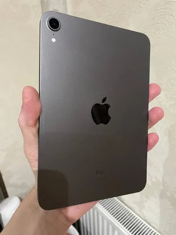 iPad mini 6, состояние отличное. Покупался три месяца назад в зумере. Цена 1100 лари. С магнитным че — Тбилиси — 1 100 ₾