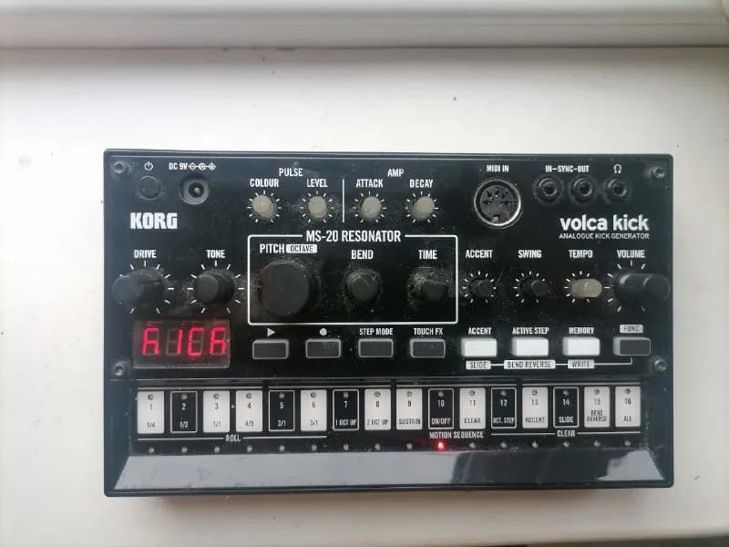 Аналоговая драм машина Korg Volca Kick — Тбилиси — 300 ₾