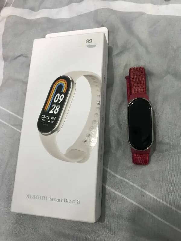 1. Xiaomi smart band 8 — 50 лари — Батуми — 50 ₾