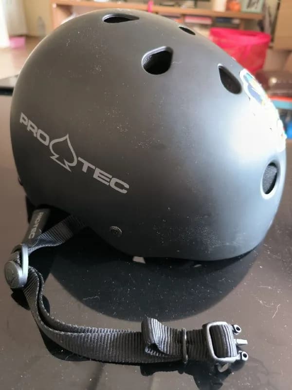 Protec classic skate. Размер XL. Состояние нового — ни единого падения. Цена 100 лари — Тбилиси — 100 ₾