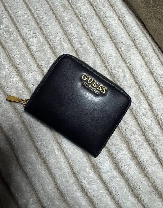 Кошелек Guess б/у — Батуми — 85 ₾