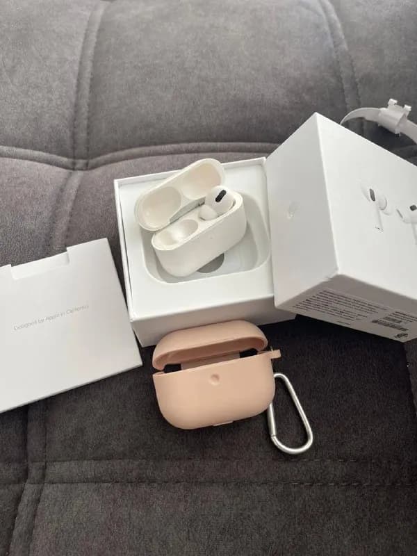 Airpods pro 250 лари (левый утерян) — Тбилиси — 250 ₾