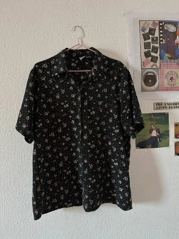 1) рубашка TOPSHOP, размер М, 15 лари — Тбилиси — 15 ₾