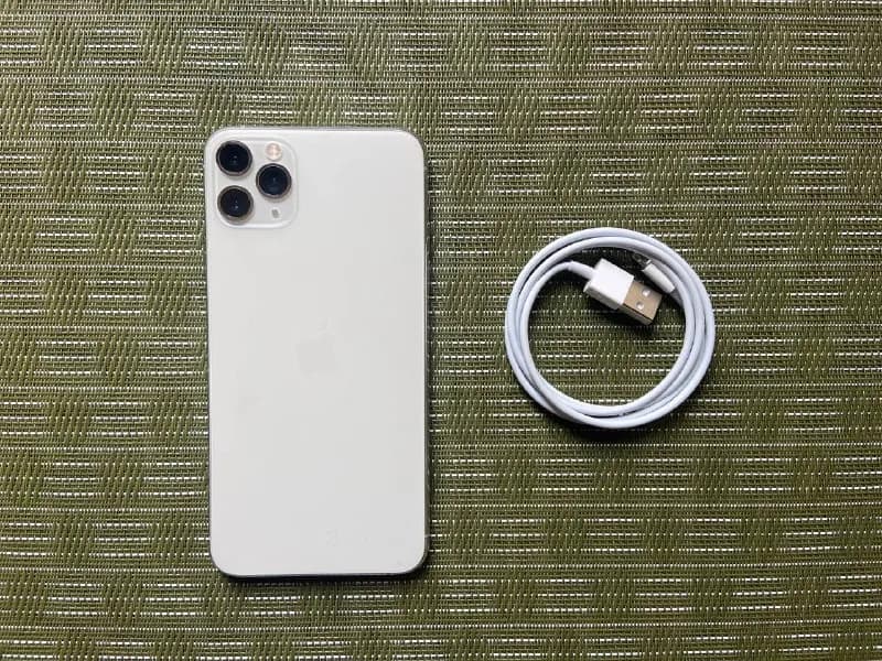 iPhone 11 Pro Max 256 gb в отличном состоянии, все родное, не вскрывался, АКБ 87% — Тбилиси — 1300 ₾