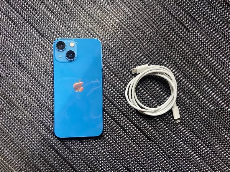 iPhone 13 mini 128 гб в очень хорошем состоянии, в ремонте не был, все работает — Тбилиси — 1490 ₾
