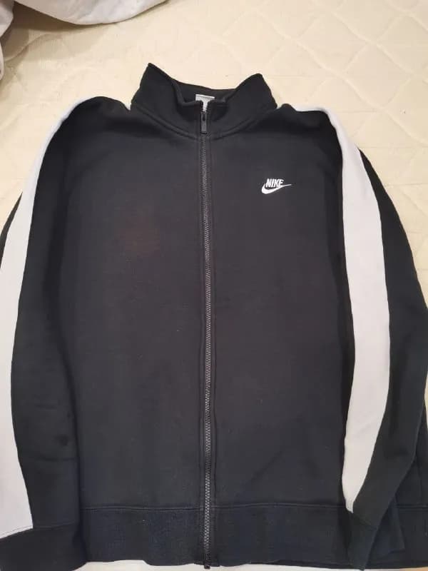 Nike размер xl, цена 25 лари — Тбилиси — 25 ₾