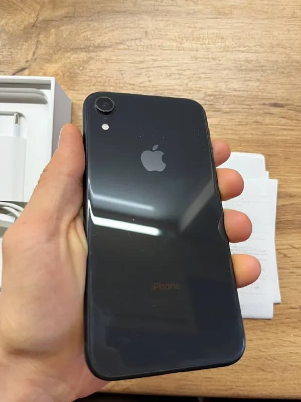 iPhone XR, 80% емкости батареи, на вид 4+ всегда носился в стекле и чехле, куплен в официальном ма — Тбилиси — 600 ₾