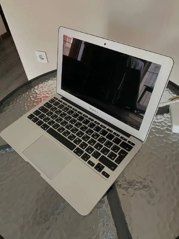 MacBook Air (11-inch, Early 2014), — Тбилиси — 500 ₾