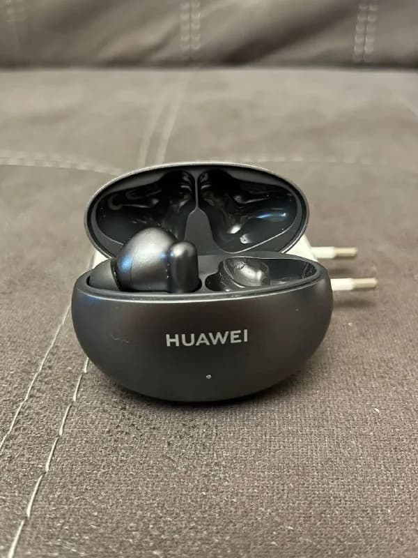 huawei free buds 4i. Полностью исправны, но потерян правый наушник. — Тбилиси — 20 ₾