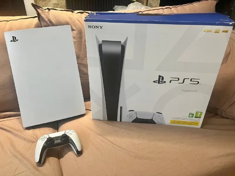 PlayStation 5 CFI-1108A в комплекте с геймпадом, подставкой, всеми необходимыми кабелями и коробкой — Батуми — 900 ₾