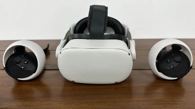 oculus quest 2 на 64GB, покупал в зумере, полный комплект без упаковки, отличное состояние, гарантия — Тбилиси — 1 000 ₾