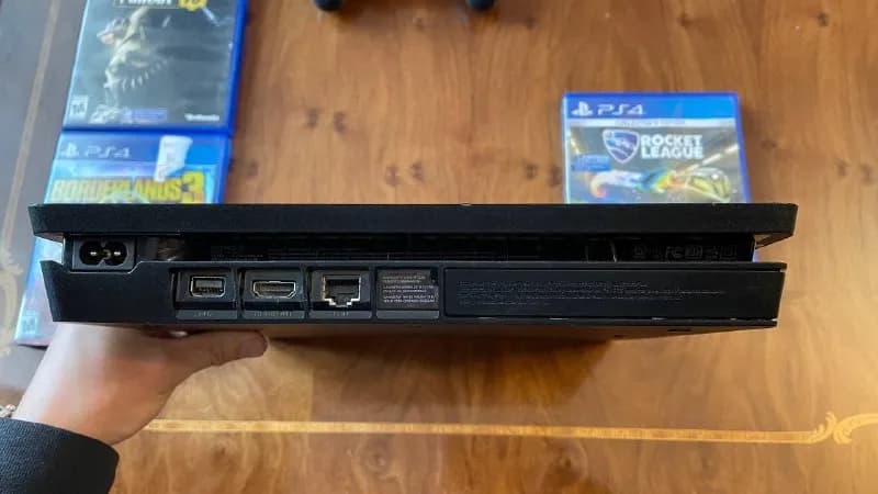 PS4 slim. Полностью в рабочем состоянии (можете на месте проверить). Пломба на месте, консоль не вск — Тбилиси — 650 ₾