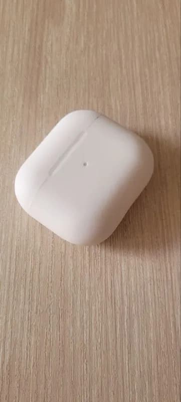 airpods 3, в идеальном состоянии, с момента покупки в чехле. 300₾ — Тбилиси — 300 ₾