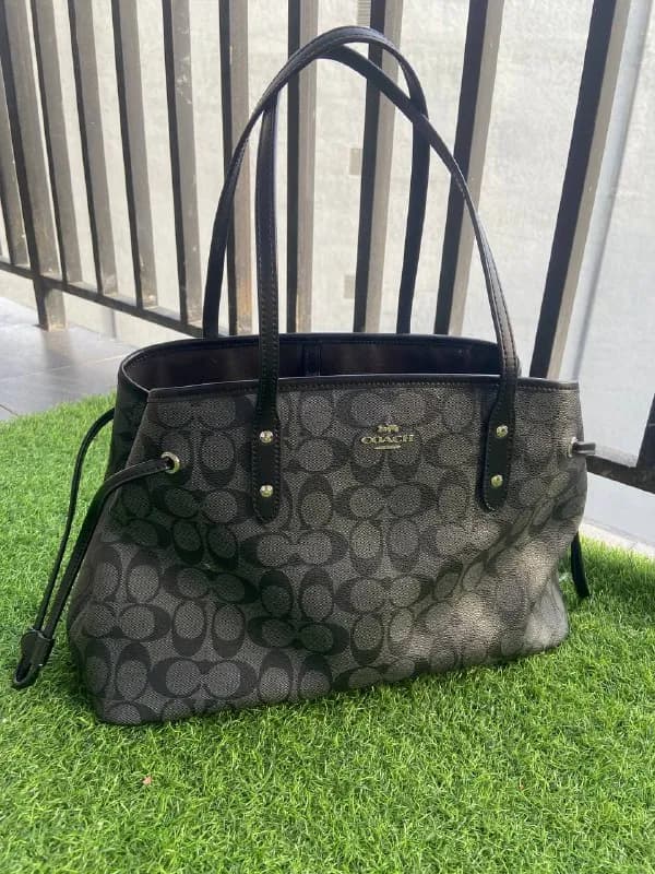 1- сумка Coach — Тбилиси — 370 ₾