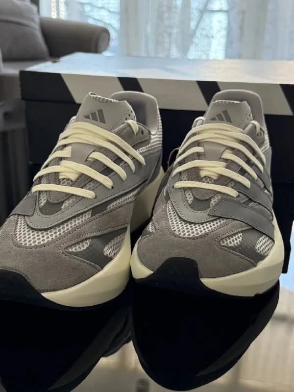 Adidas Lightblaze 🇺🇸 — Батуми — 200 ₾