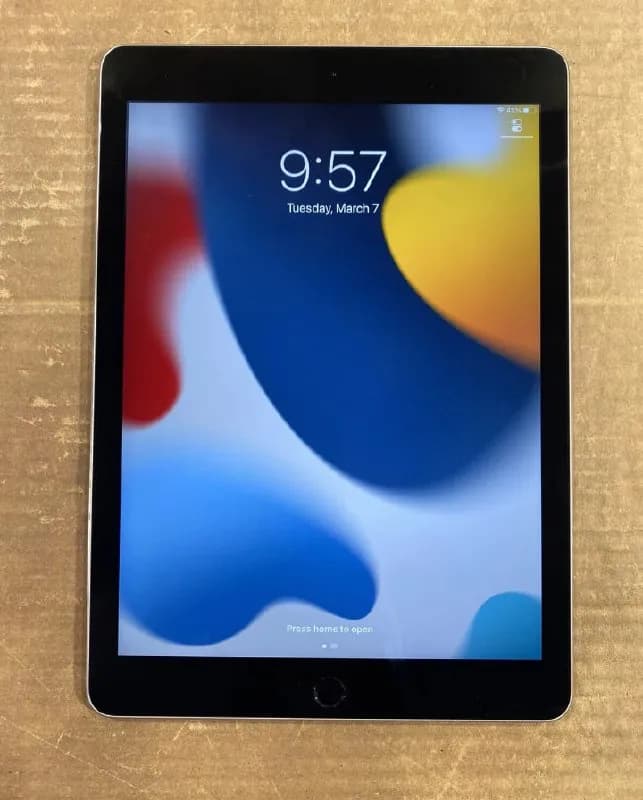 iPad Air2 64Gb. Отличное состояние. Цена 450л. Пишите в личку — Тбилиси — 450 ₾