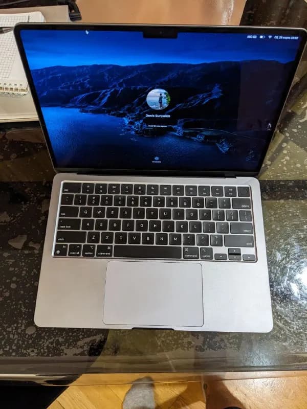 MacBook Air M2 8+512, купил его месяц назад, он совсем новый, продаю, так как нужно заменить на тако — Тбилиси — 4 200 ₾