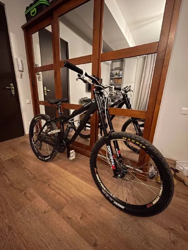 Kona Stinky двухподвес — Тбилиси — 2000 ₾