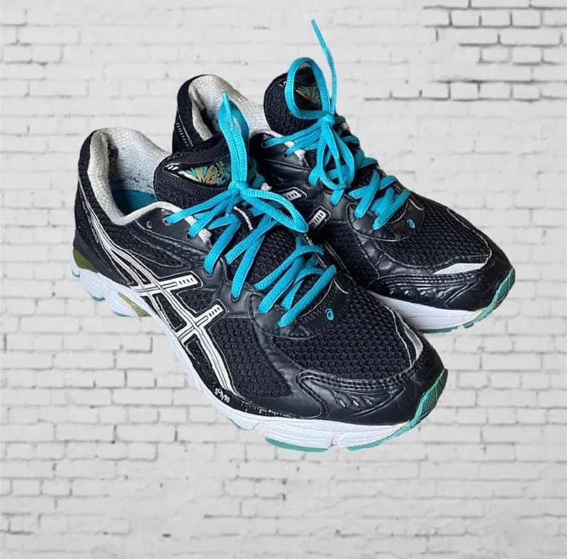 1 Asics Gel, 41,5, 100 лари — Тбилиси