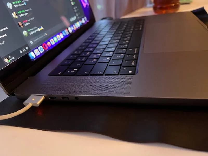 Apple MacBook Pro 16» на базе M1 русская и английская раскладка, не шумит, не греется, шустрый «аки — Тбилиси — 5 100 ₾