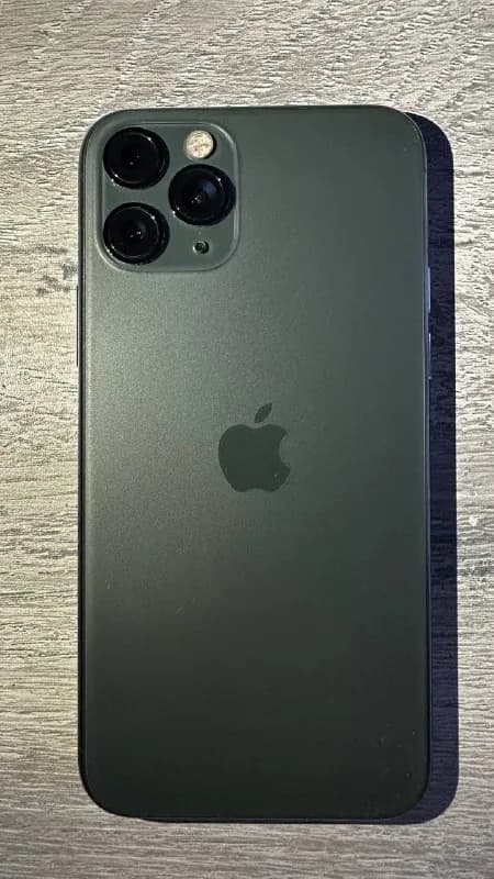 iPhone 11 Pro. Зарядное устройство включено. — Тбилиси — 1 200 ₾