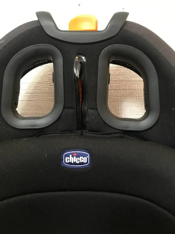 chicco universal рассчитан на вес 9-36кг. Пользовалась один раз. Брали за 500 лари. Продаю за 300. — Тбилиси — 500 ₾