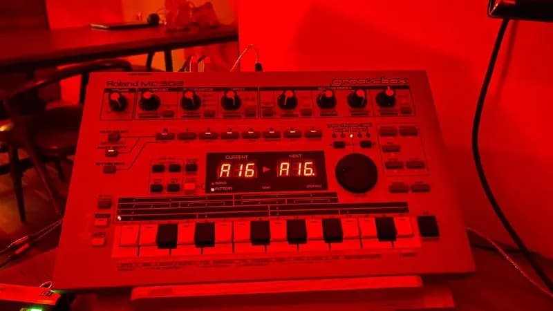 Roland mc-303 — Тбилиси