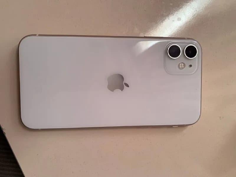 11 iPhone 64 gb 1100 лари — Тбилиси — 1 100 ₾