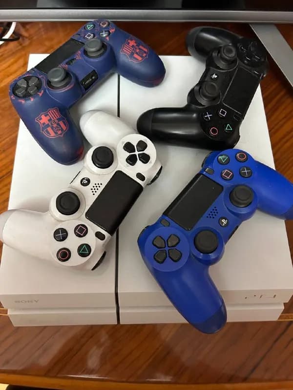 PlayStation 4 Fat 1000 lari — Тбилиси — 1 000 ₾