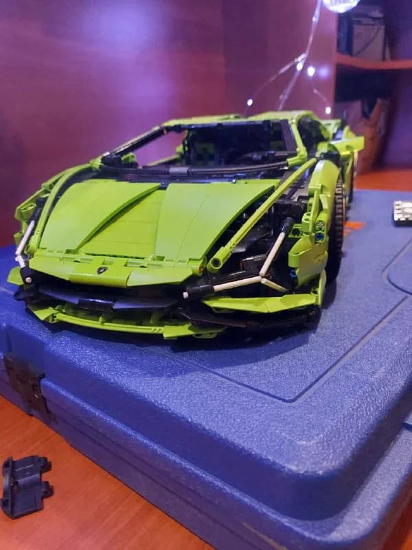 Lego Lambororghini SianFKP 37 коробка в наличии, продажа СРОЧНО!!! 1900 лари. возможен торг — Тбилиси — 1,900 ₾