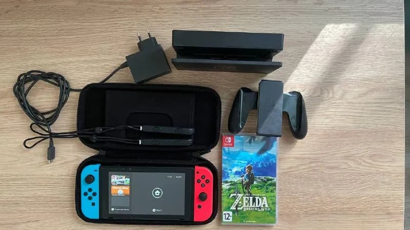 Nintendo Switch. Полный комплект + чехол, на экране пленка, состояние отличное, пользовался редко. + — Тбилиси — 800 ₾