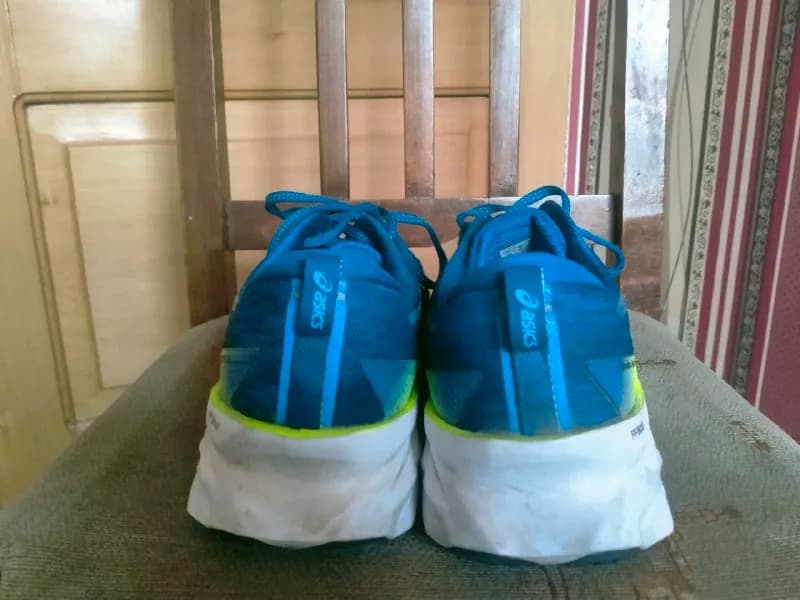Asics Novablast 2 в отличном состоянии.Пробег в районе 30 км .Размер 49 европейский или 14 US .по ст — Тбилиси — 200 ₾