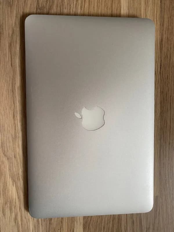 Macbook Air 11’ в хорошем состоянии — Тбилиси — 490 ₾