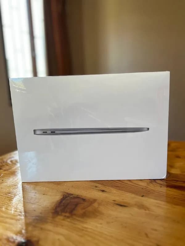 MacBook Air, m1, 13 дюймов, 256 SSD, 16 RAM Space Gray. Абсолютно новый, в заводской пленке. 2900 ла — Тбилиси — 2 900 ₾