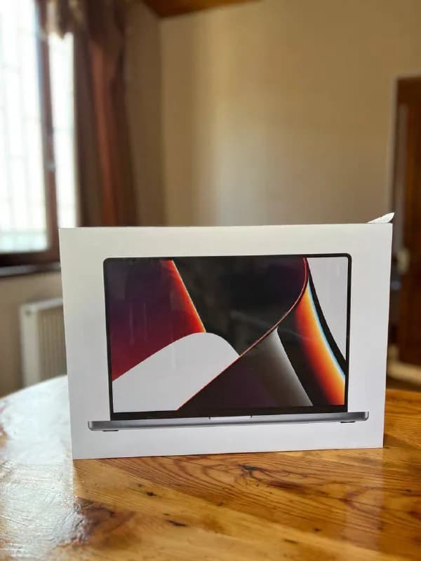 MacBook Pro, M1 Pro, 16 дюймов, 512 SSD, 16 RAM. Абсолютно новый, в заводской пленке. 6100 лари или — Тбилиси — 6 100 ₾