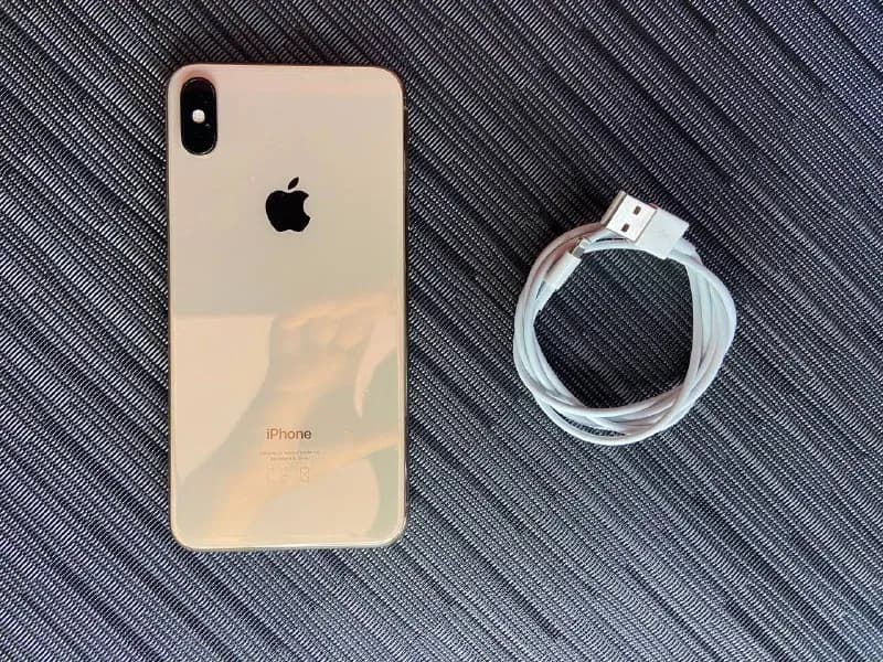 iPhone XS Max 64 gb — Тбилиси — 700 ₾