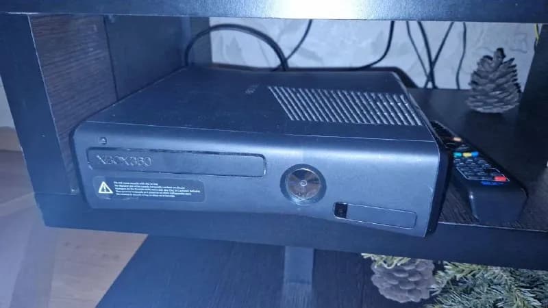 XBOX 360 Freeboot с двумя джойстиками — Тбилиси — 300 ₾