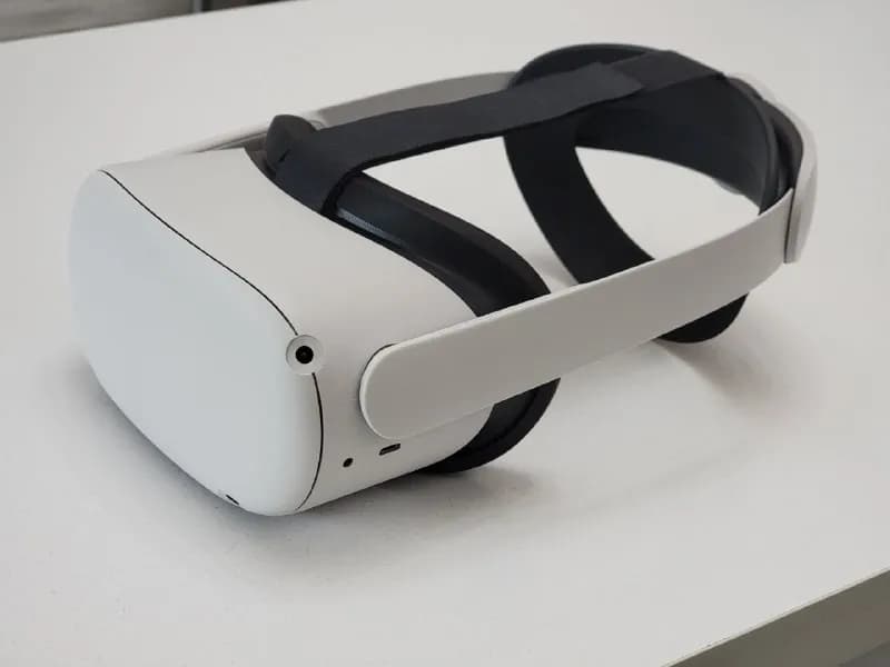 Oculus / Meta Quest 2 128GB, куплен в zoommer, на гарантии до октября. С креплением Elite Strap (имх — Тбилиси — 1 000 ₾