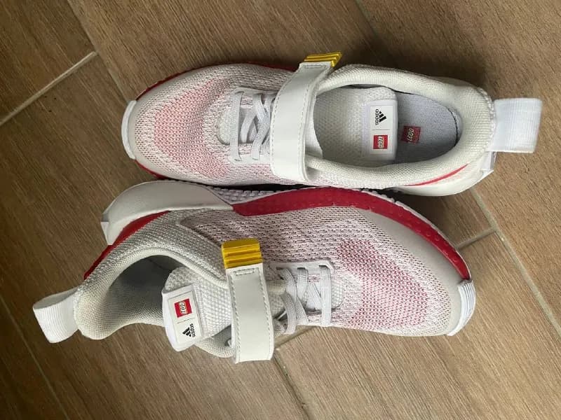 adidas x LEGO. Размер 38, но мне оказались маловаты, поэтому скорее 37-37,5 — Тбилиси — 38 ₾