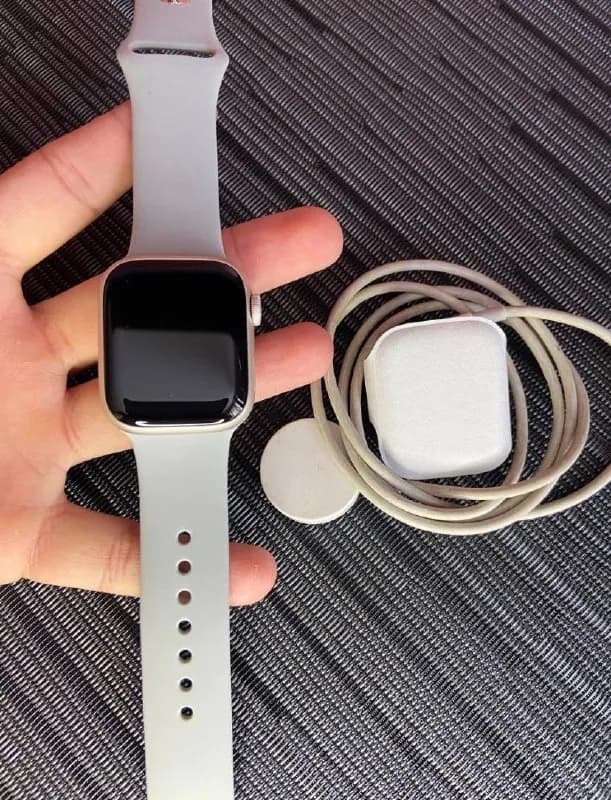 Apple Watch 8 45 mm silver — Тбилиси — 850 ₾