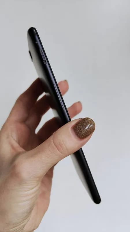 Oneplus5 в идеальном состоянии. Нет сколов, царапин, трещин и дефектов. Не ремонтировался, не вскрыв — Тбилиси — 250 ₾