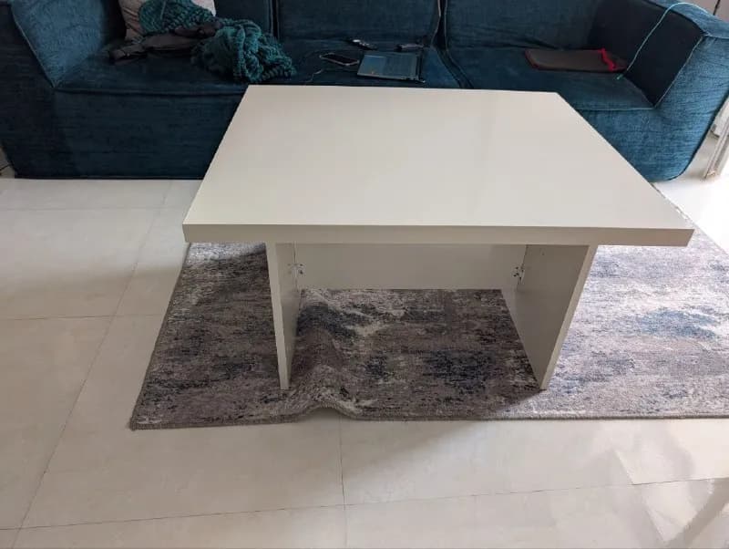 Массивный столик 88×76×50 см — Батуми — 70 ₾