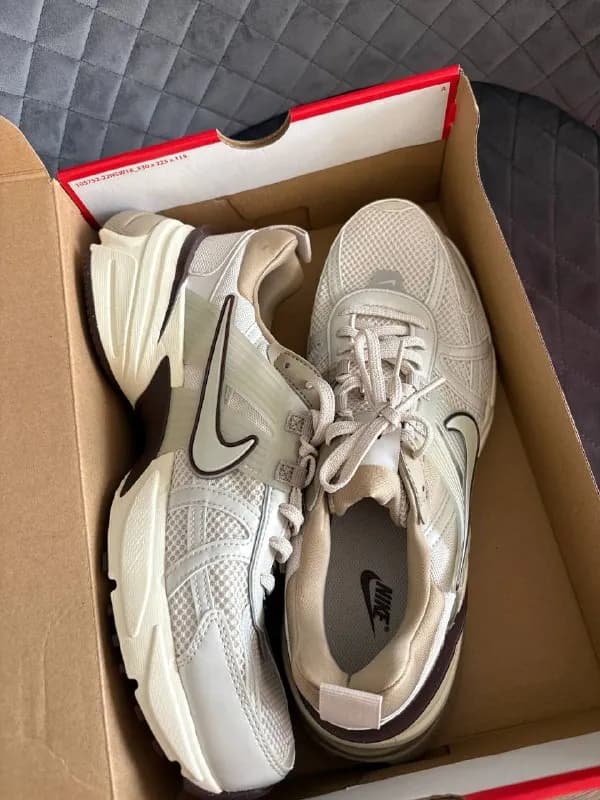Nike V2K, оригинал, размер eu 44,5, заказали с фарфетч не подошел размер. 300 лари — Тбилиси — 300 ₾