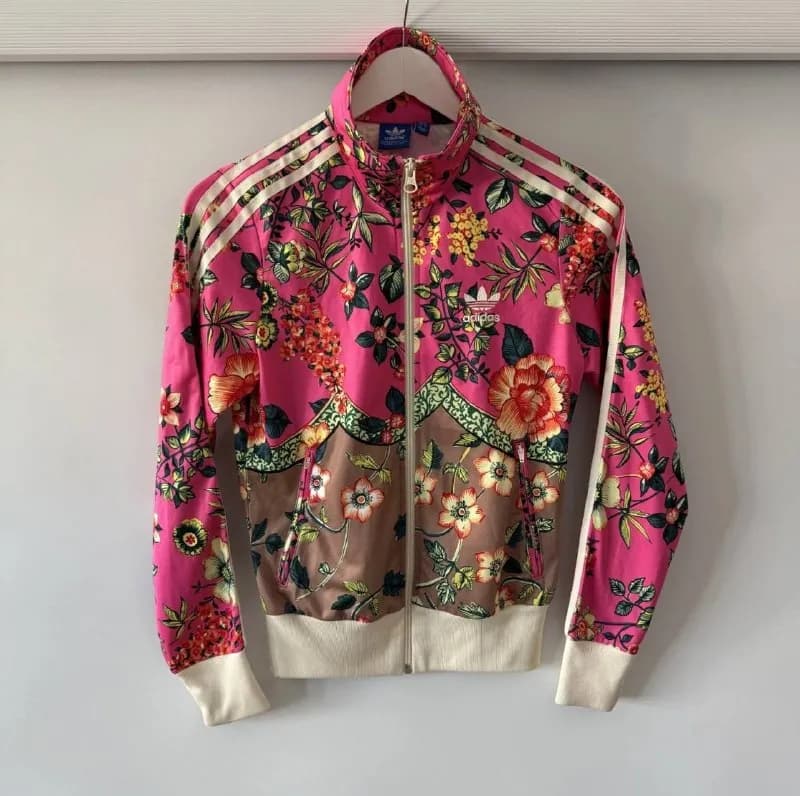 adidas Florel Firebirb. Размер (44) S-M — Батуми — 120 ₾