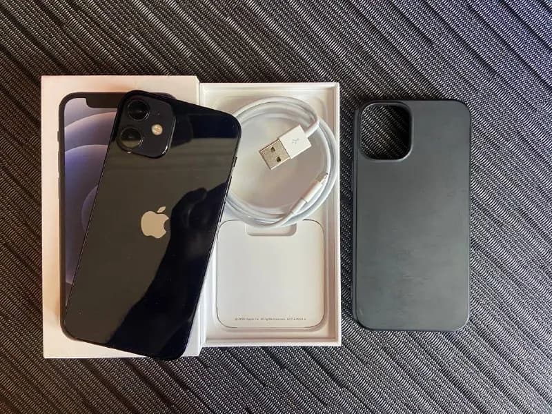 iPhone 12 mini 64 gb в очень хорошем состоянии, все работает, не вскрывался, в комплекте коробка — Тбилиси — 950 ₾