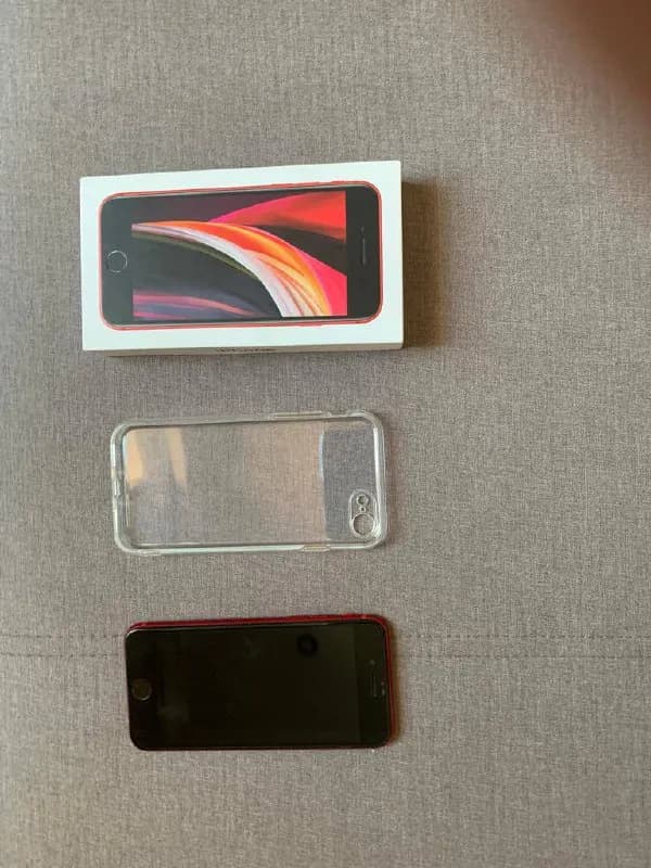 IPHONE SE 64 ГБ, последняя модель, АКБ 94%, коробка, чехол и бронь в подарок, без сколов и царапин, сос — Тбилиси — 550 ₾