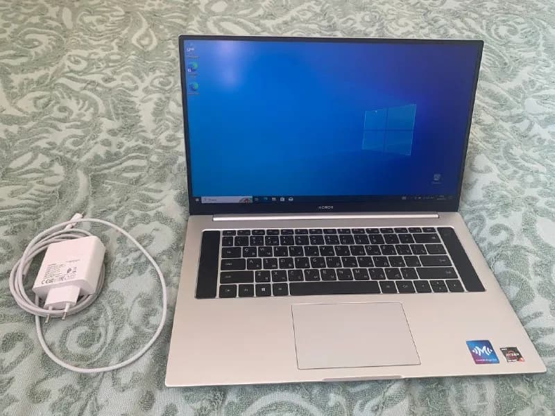 Honor MagicBook Pro 512GB Space Gray (HLYL-WFQ9) Быстрый, компактный и легкий (1,7 кг) ноутбук с экр — Тбилиси — 1 700 ₾