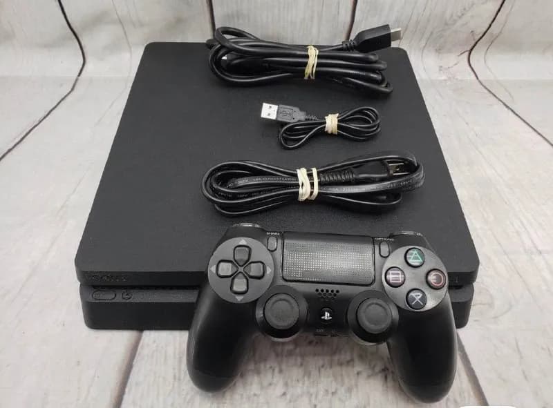 playstation 4 slim კარგ მდგომარეობაში 400ლ — Батуми